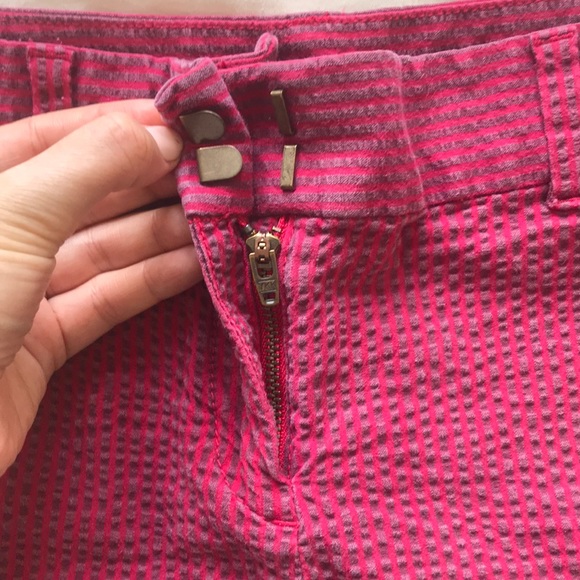 RED STRIPED SHORTS - Picture 4 of 4